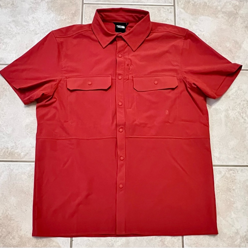 NWT The North Face Sniktau SS Sun Shirt - Tandoori Spice Red Men’s Size Medium